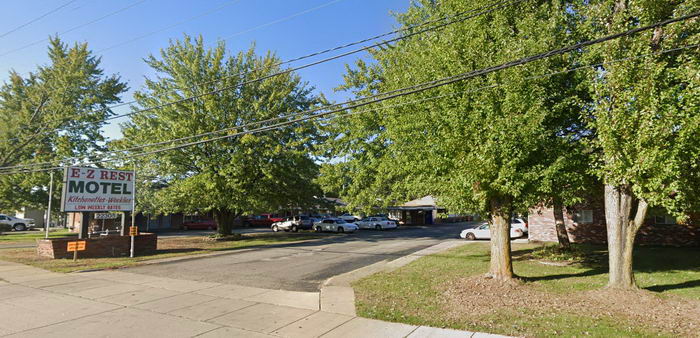 E-Z Rest Motel (EZ-EE Rest Motel) - 2021 Street View (newer photo)